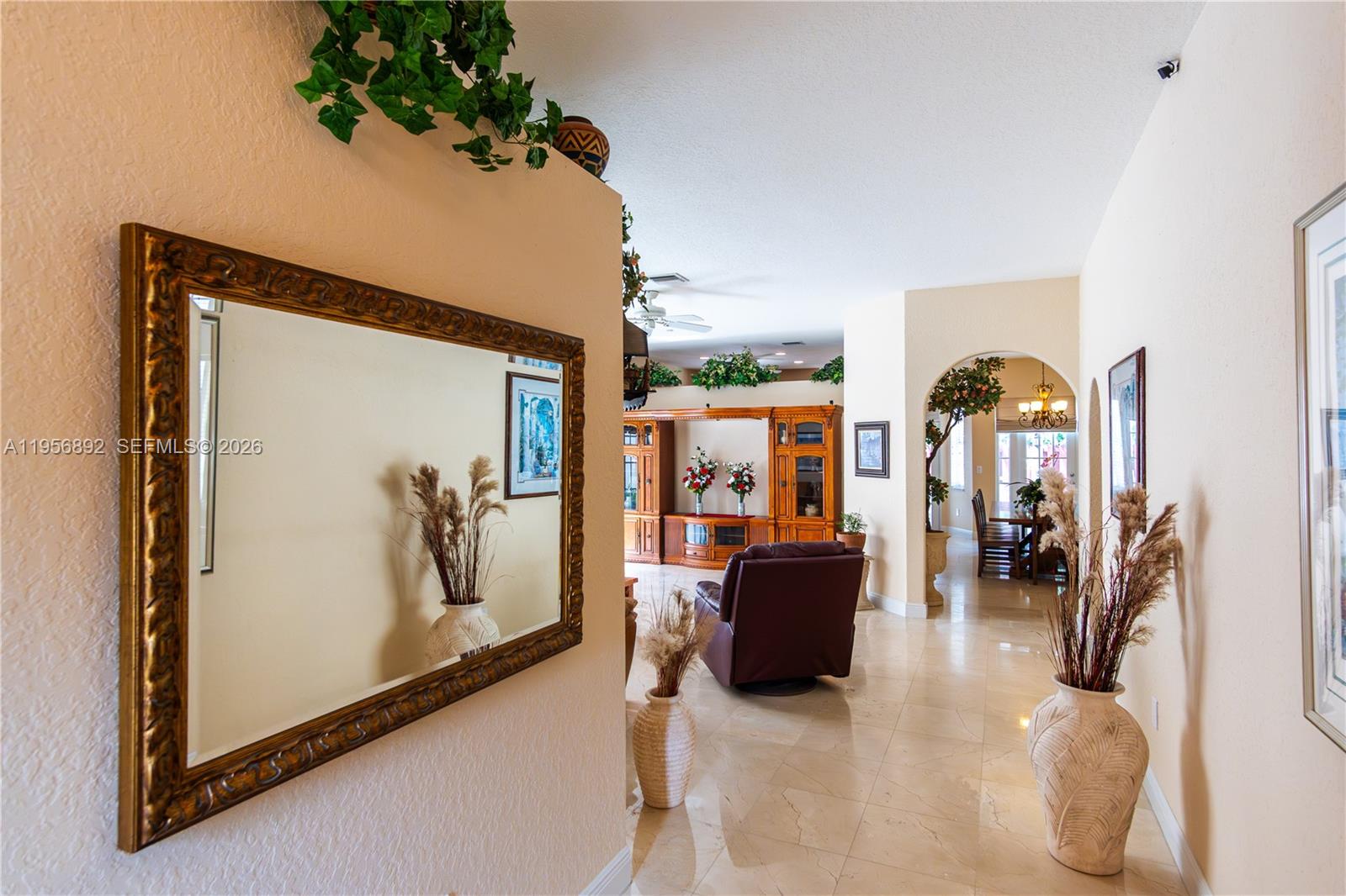 DORAL SANDS - Residential