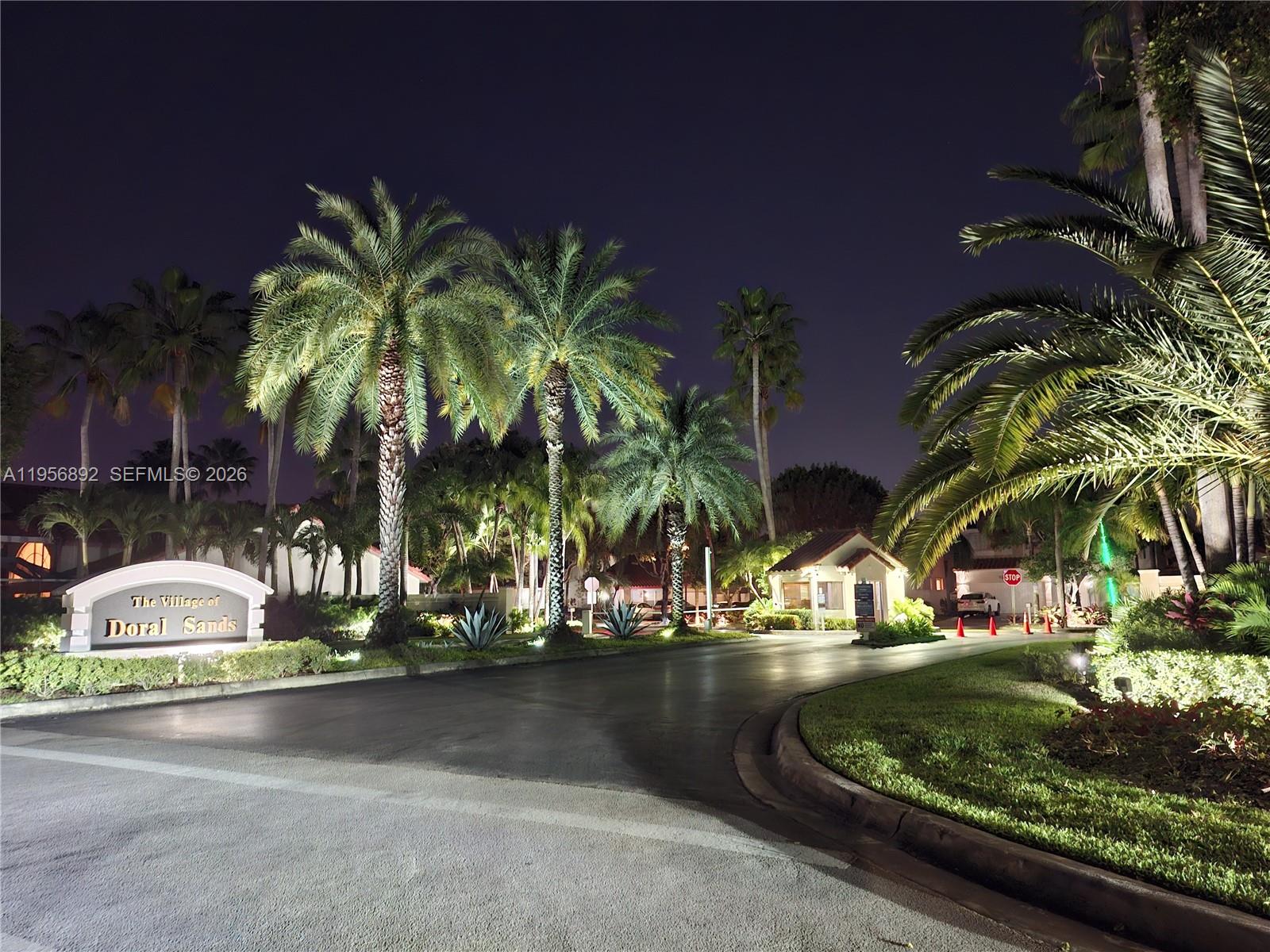 DORAL SANDS - Residential