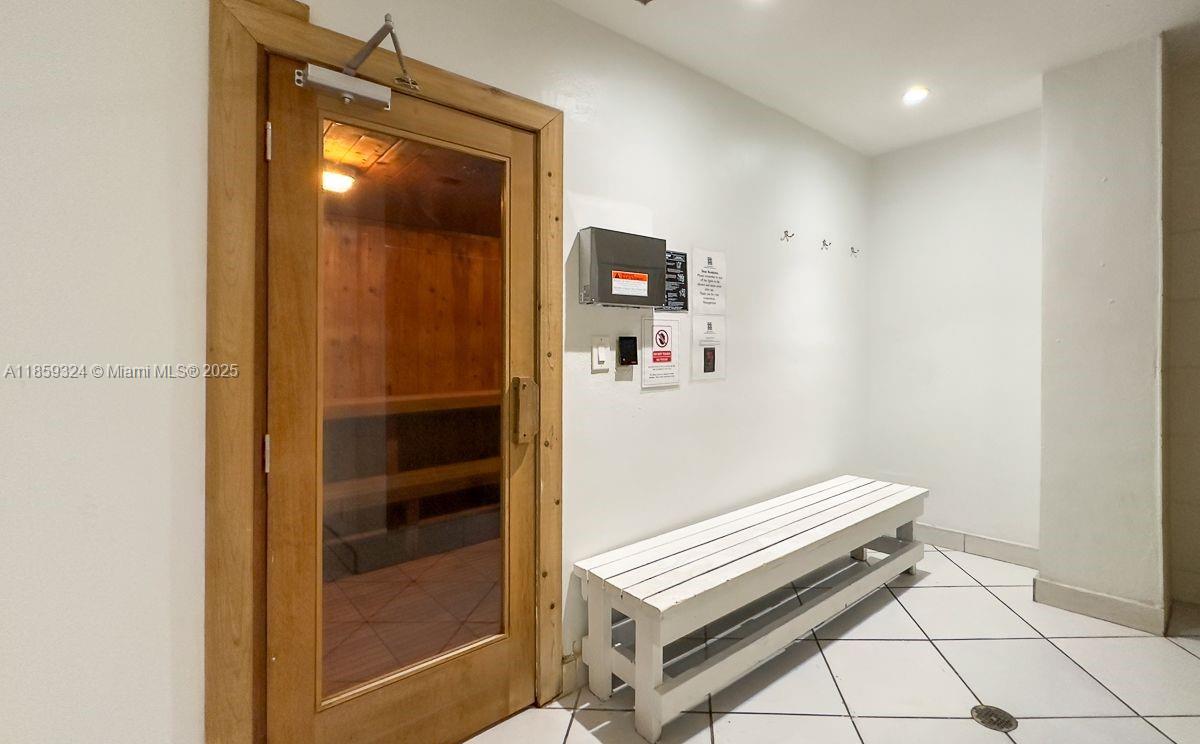 ARLEN HOUSE EAST CONDO - Residential