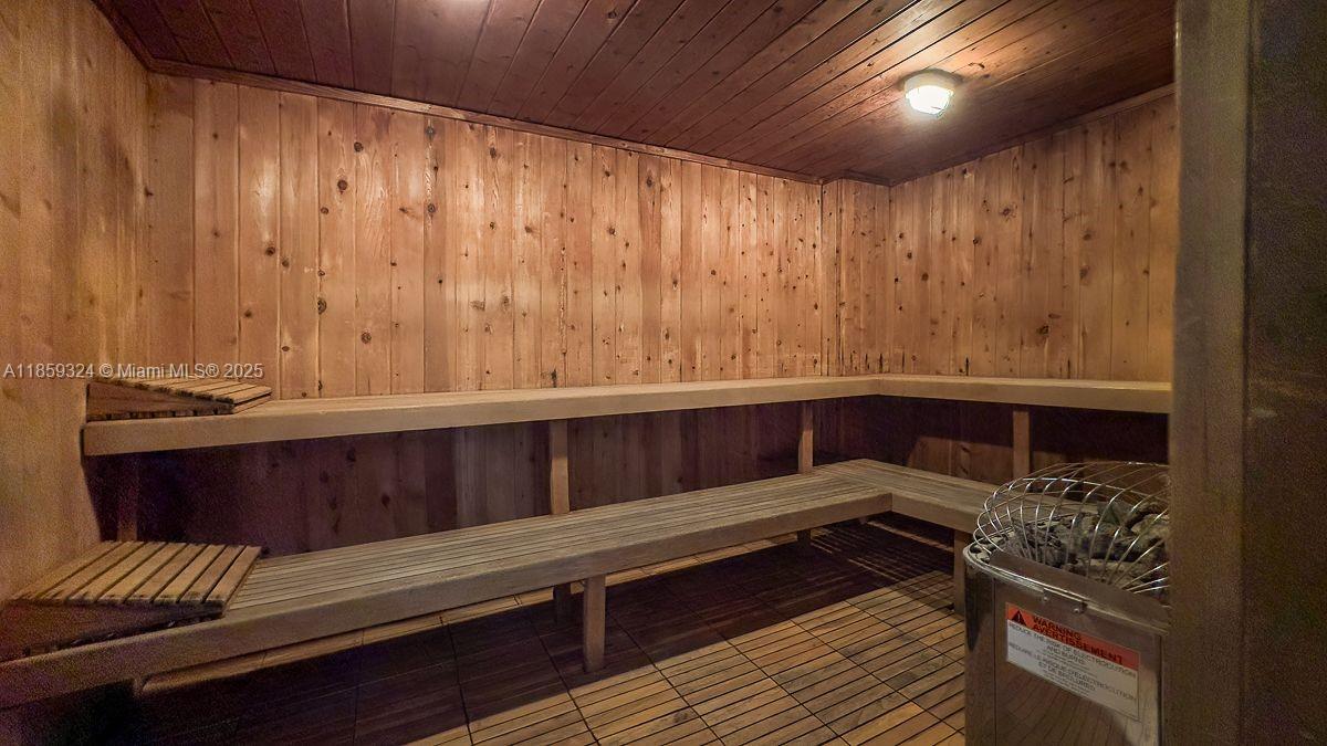 ARLEN HOUSE EAST CONDO - Residential