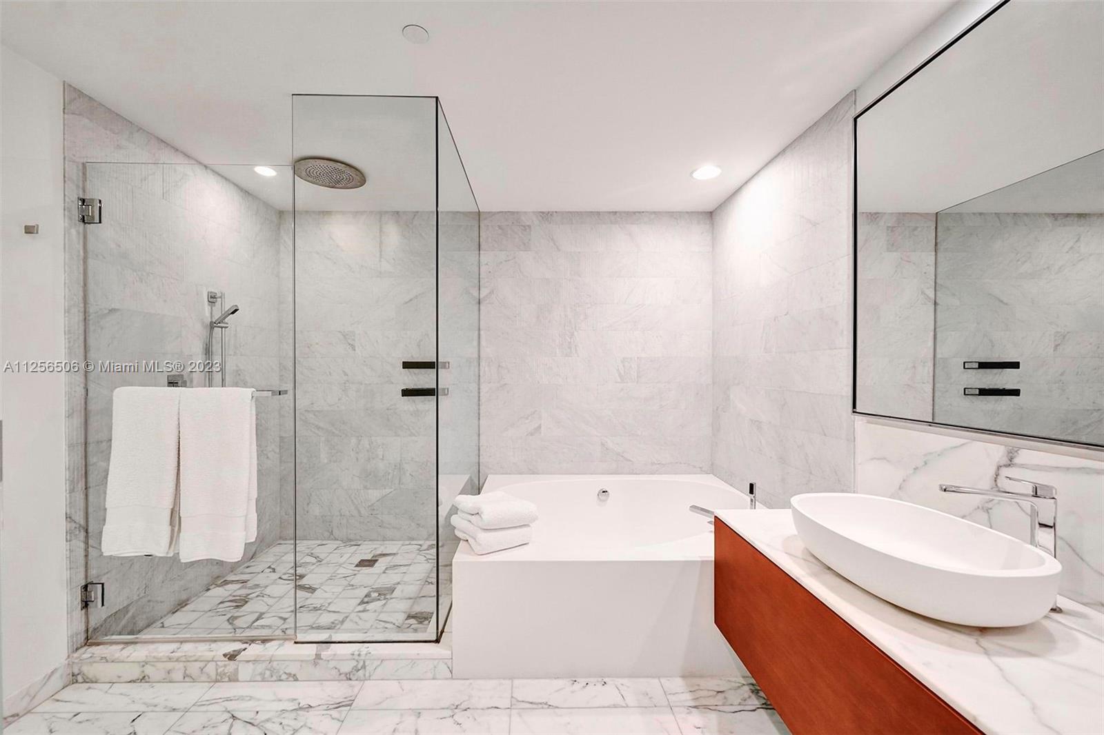 OCEANA BAL HARBOUR - Residential