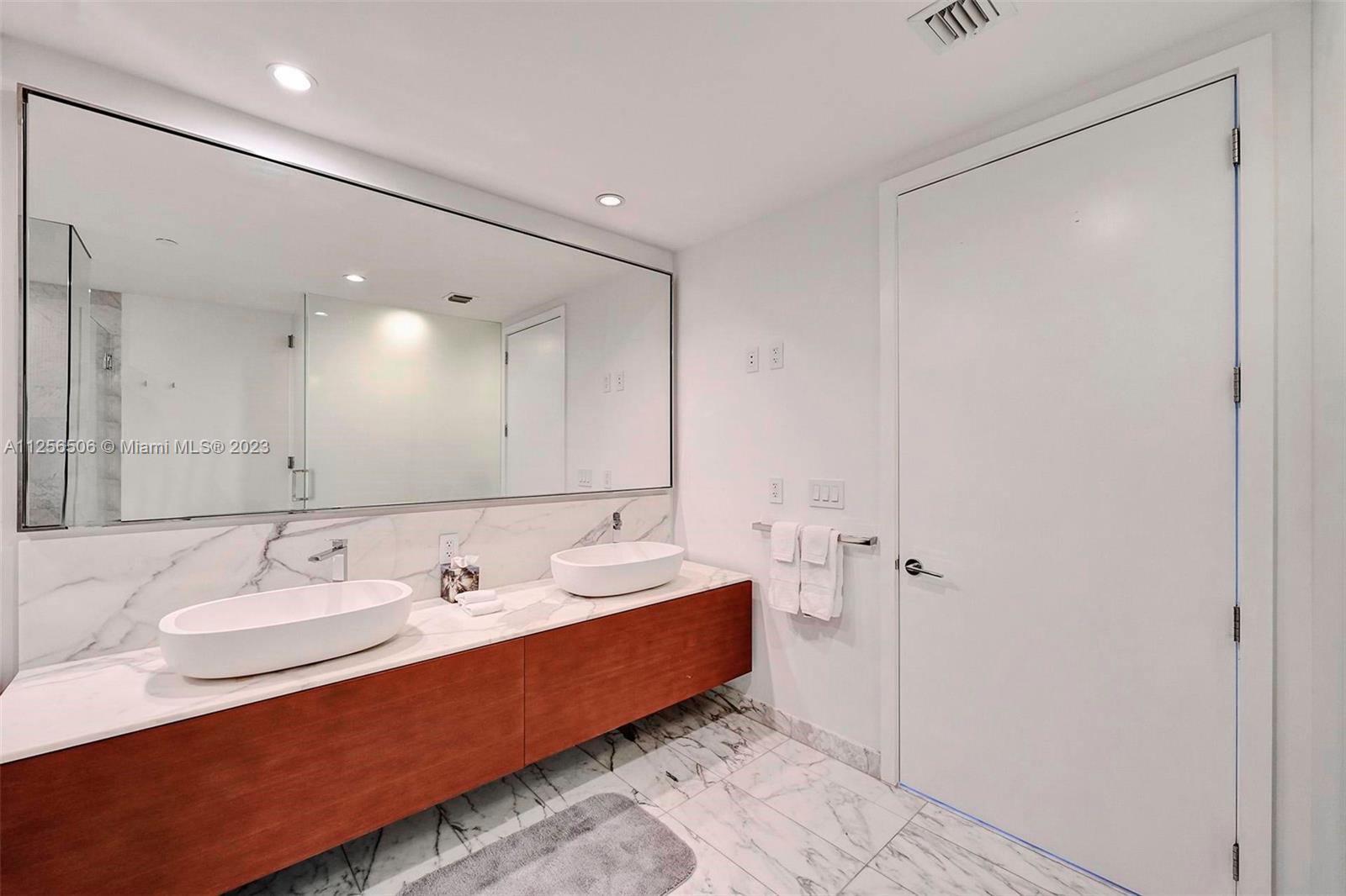 OCEANA BAL HARBOUR - Residential