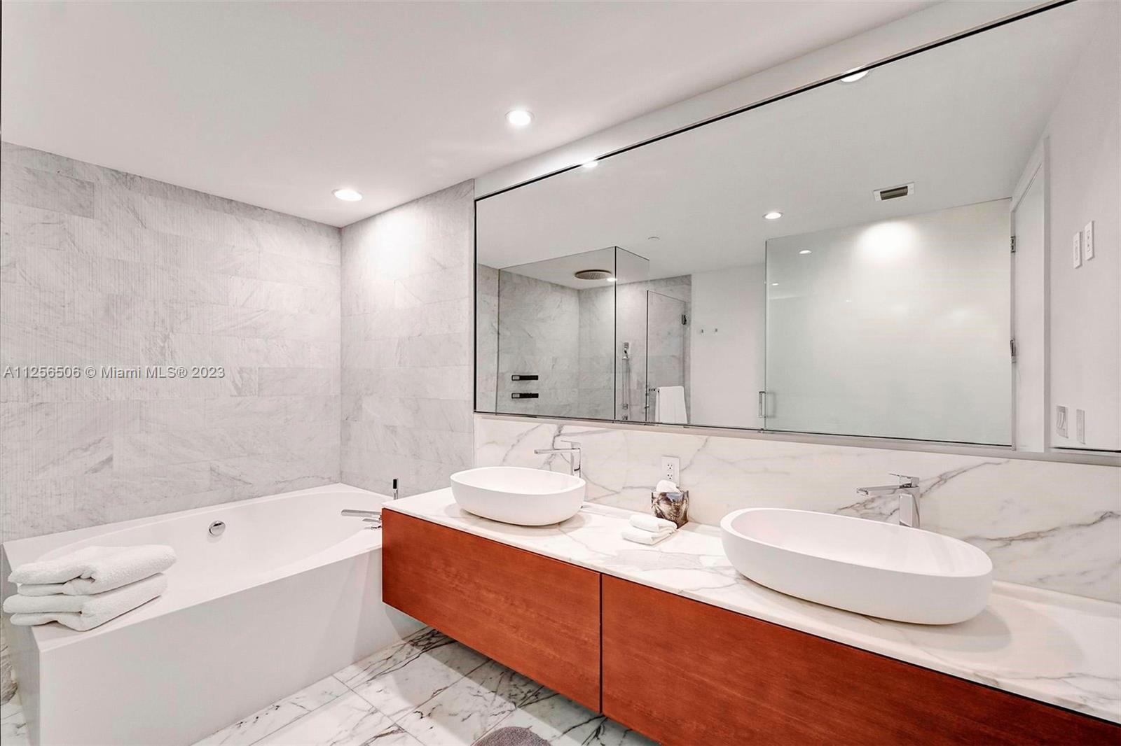 OCEANA BAL HARBOUR - Residential