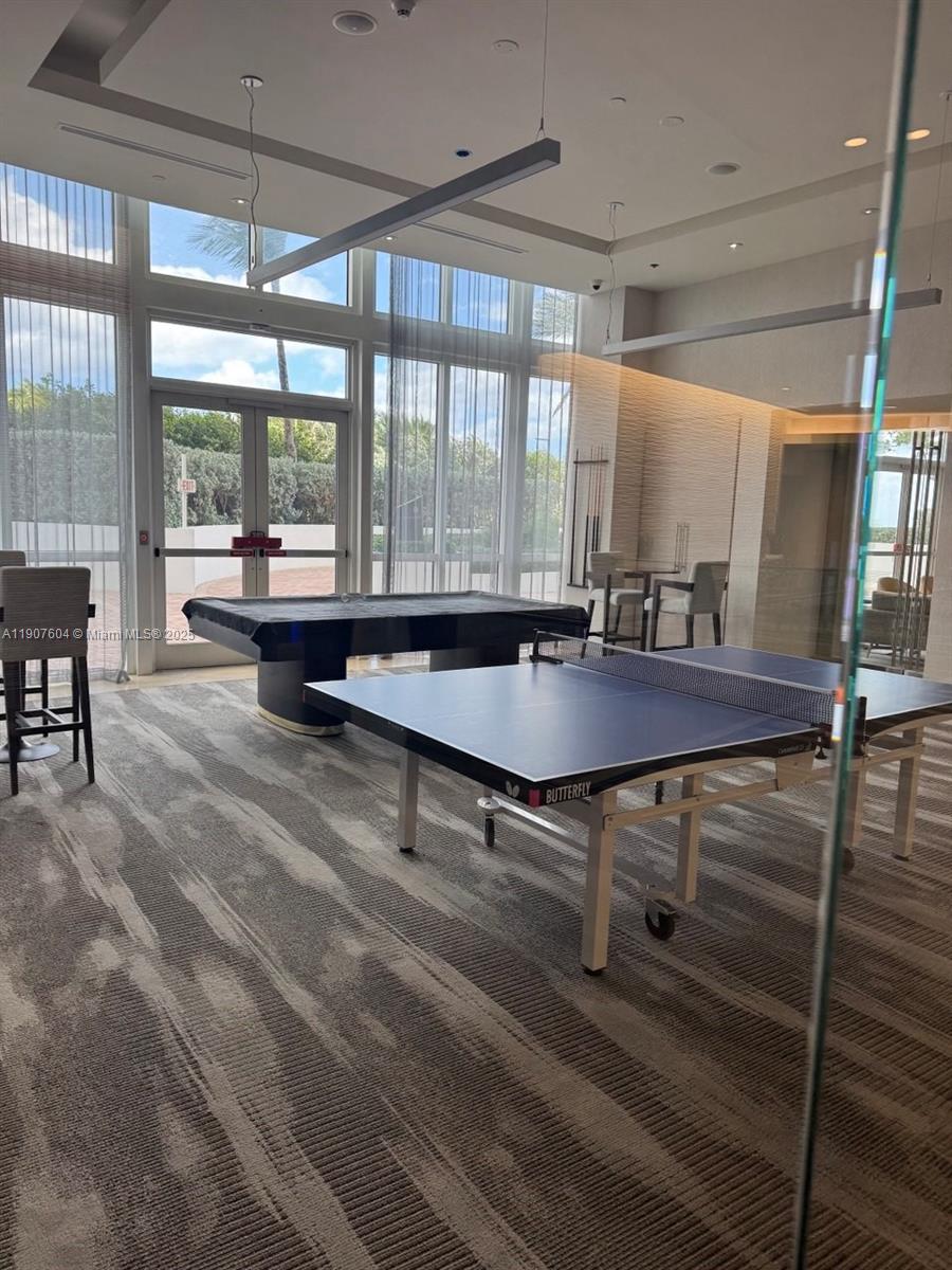 TRUMP ROYALE CONDO - Residential