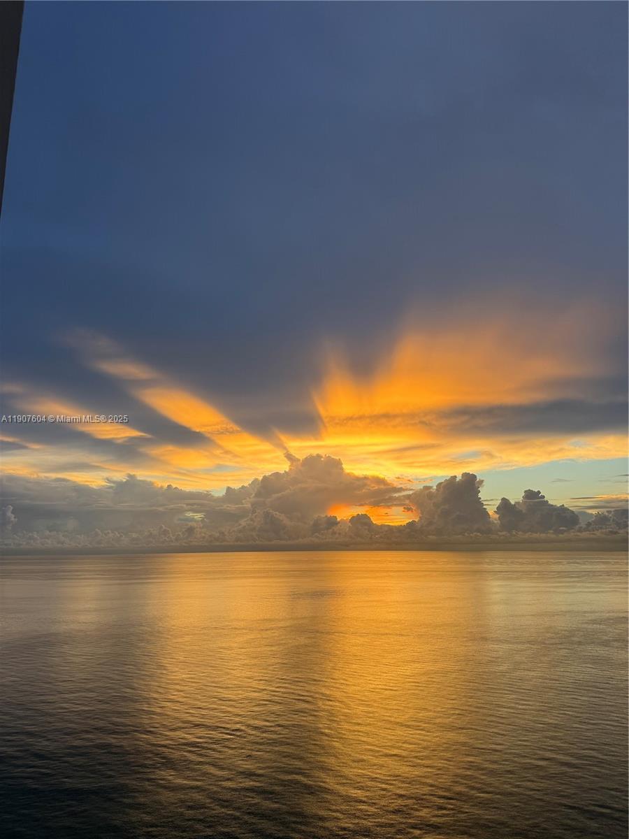 TRUMP ROYALE CONDO - Residential