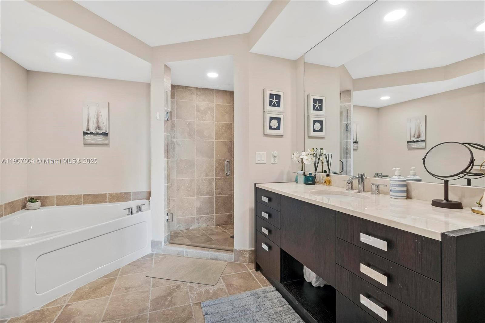 TRUMP ROYALE CONDO - Residential