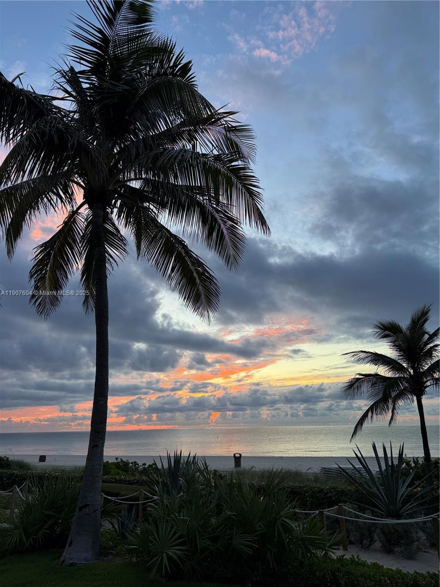 TRUMP ROYALE CONDO - Residential