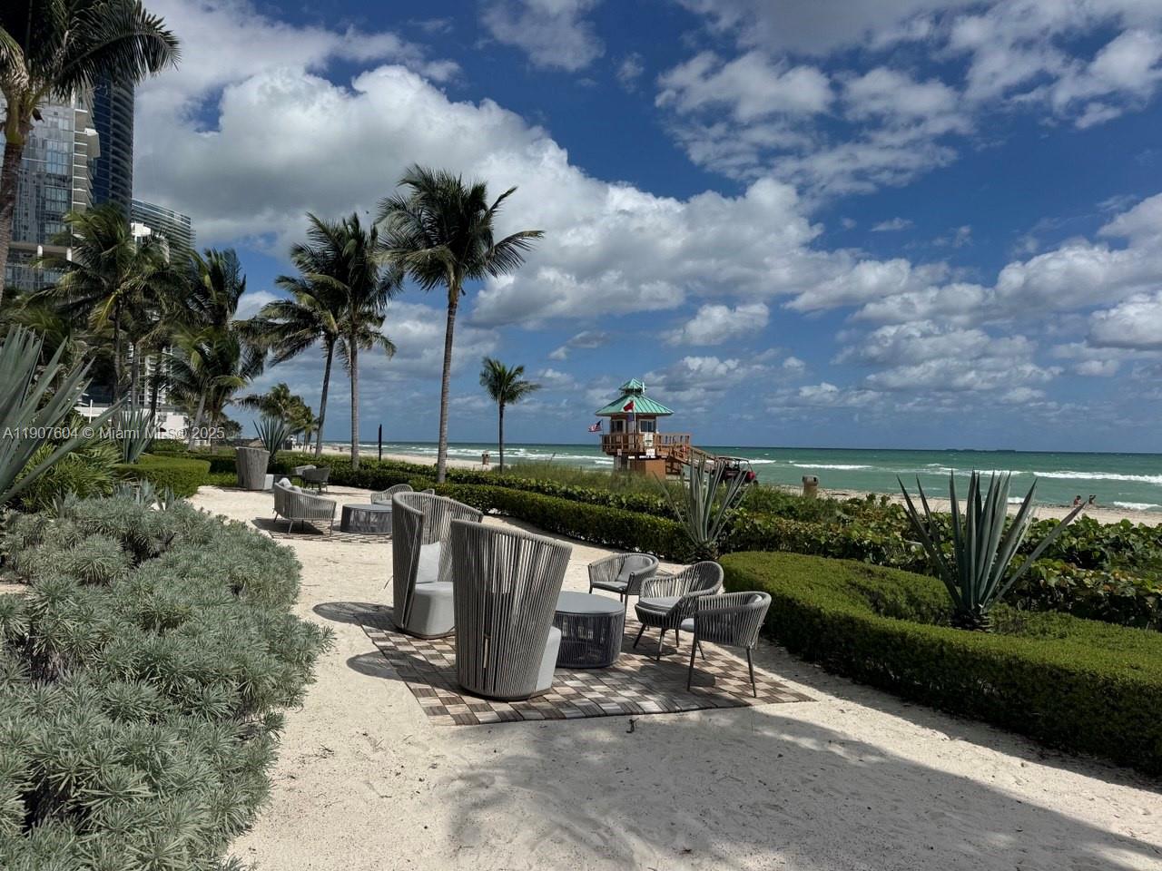 TRUMP ROYALE CONDO - Residential