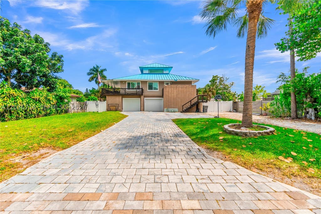 Photo of 5049 Cleveland Rd, Delray Beach, FL 33484 (MLS # A12036716)