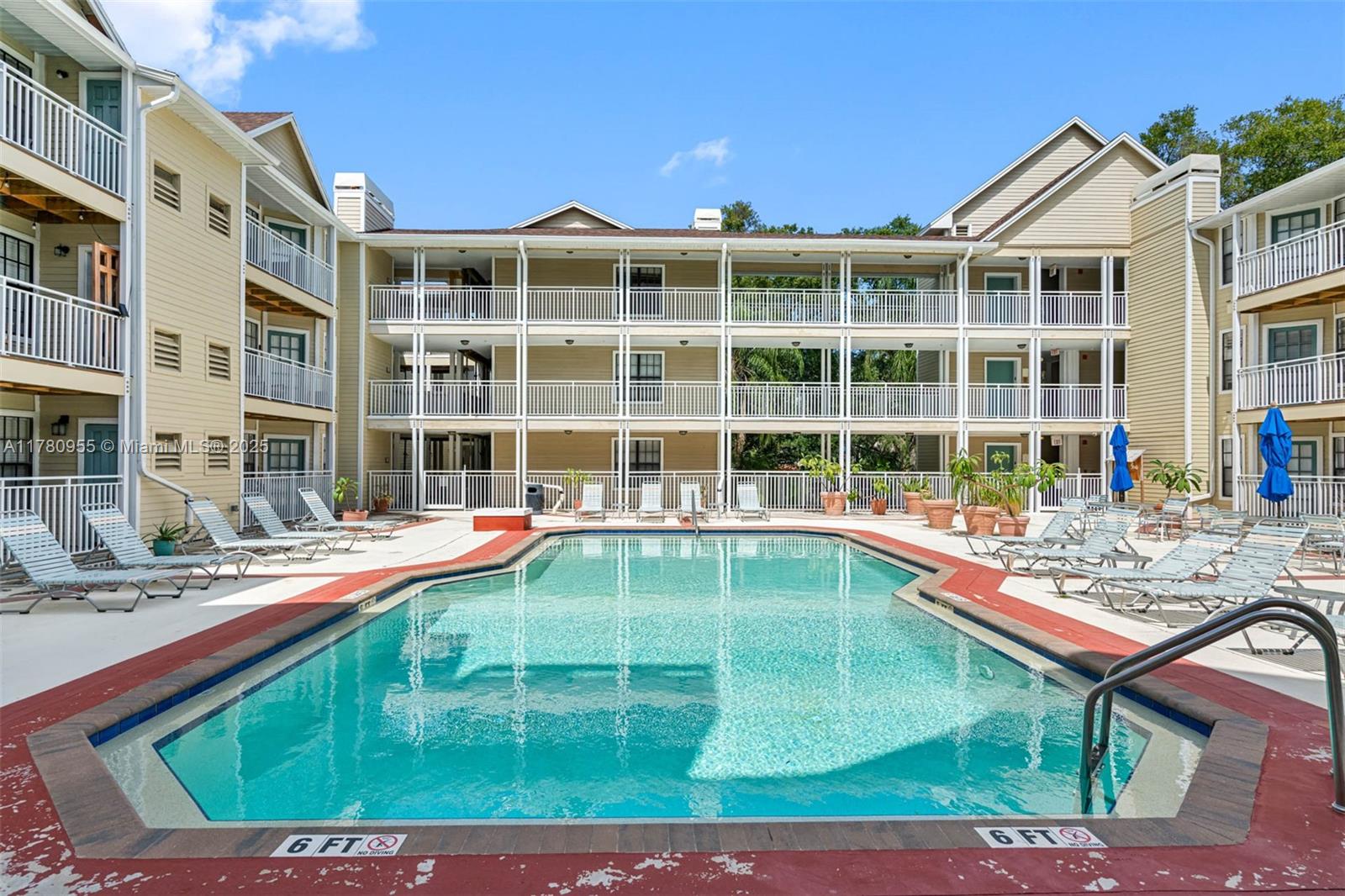 HYDE PARKPLACE II - Residential