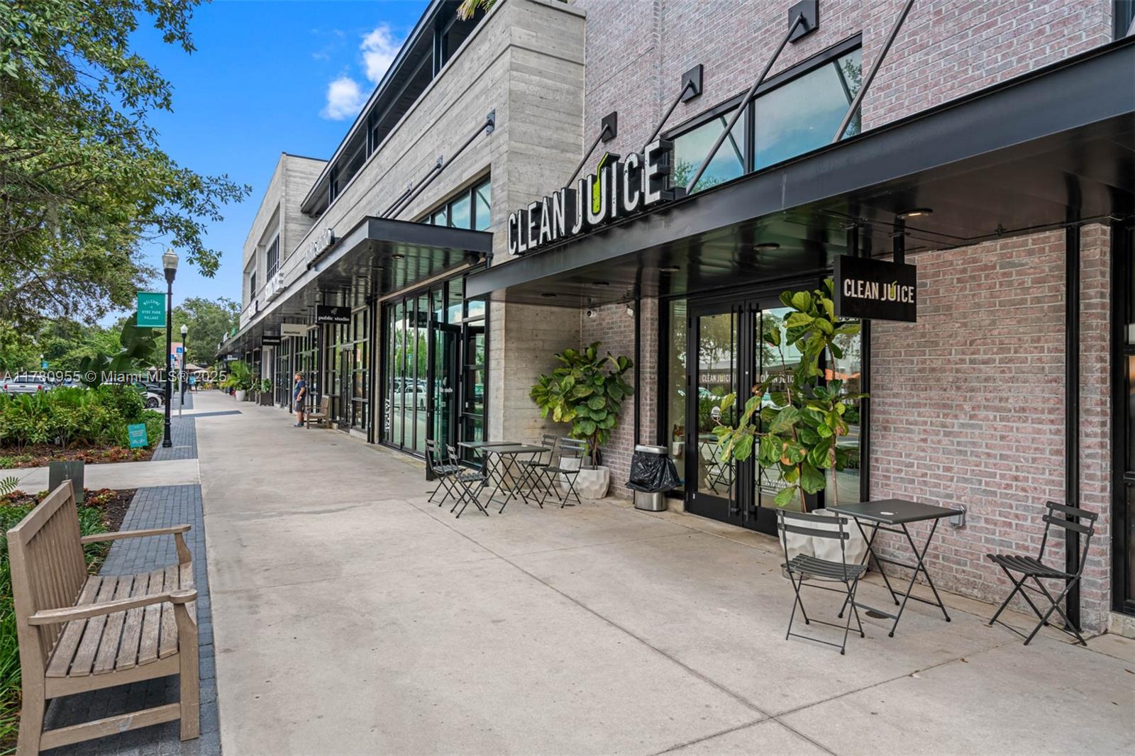 HYDE PARKPLACE II - Residential