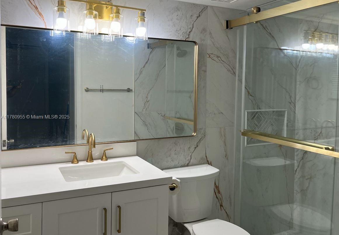 HYDE PARKPLACE II - Residential