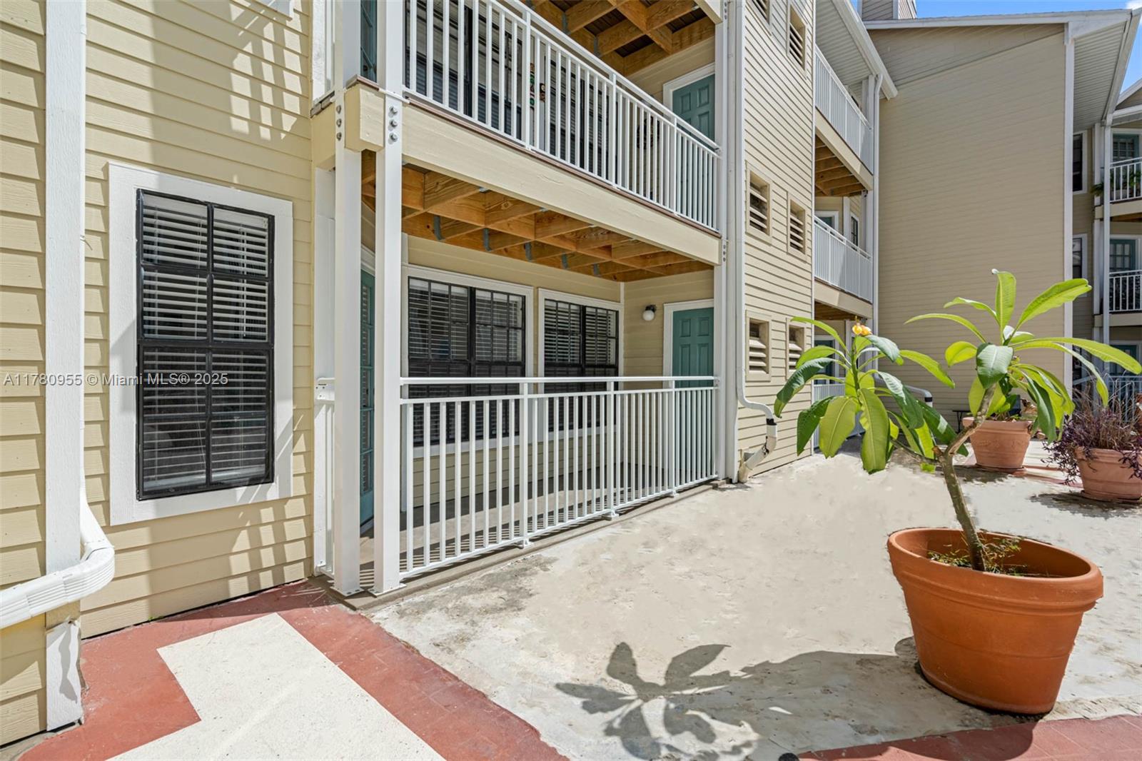 HYDE PARKPLACE II - Residential