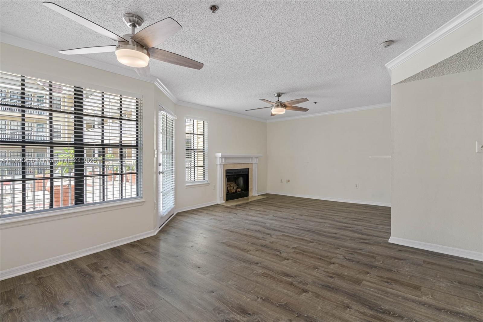 HYDE PARKPLACE II - Residential