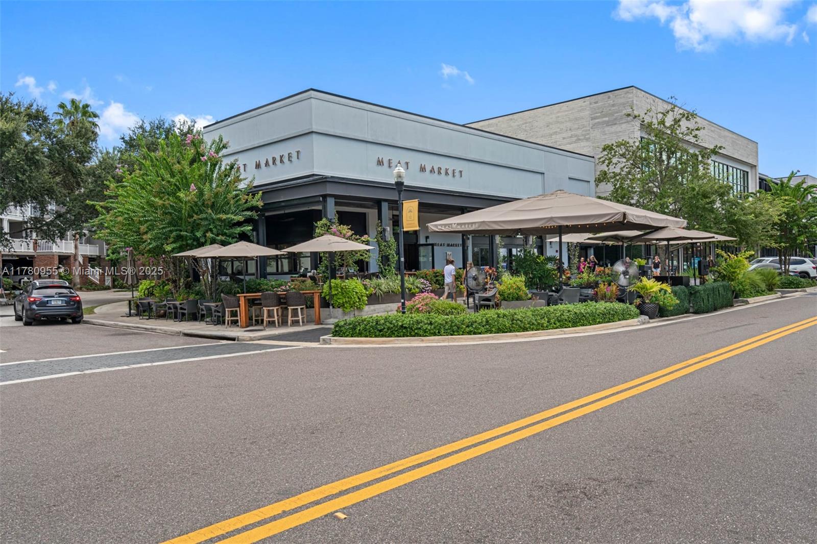 HYDE PARKPLACE II - Residential