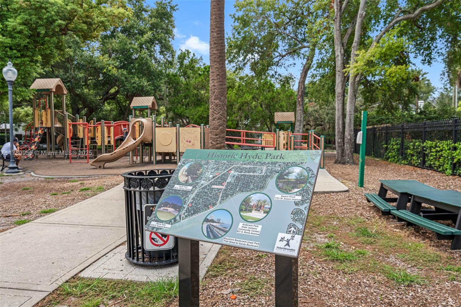 HYDE PARKPLACE II - Residential