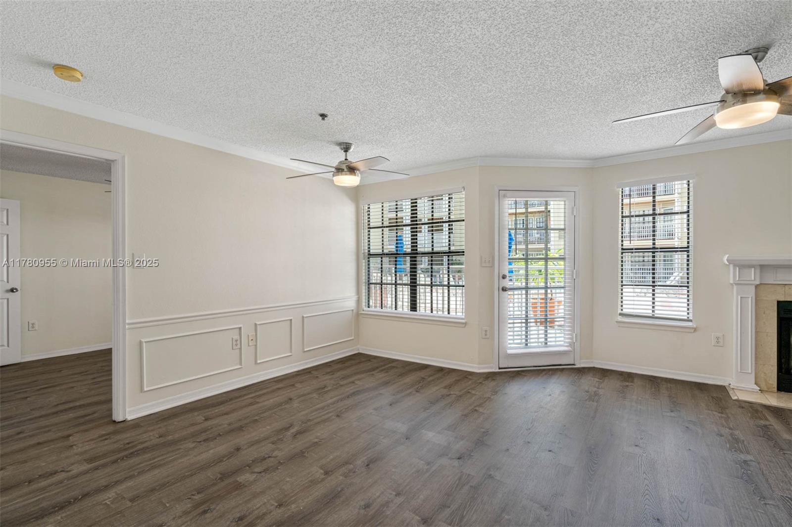 HYDE PARKPLACE II - Residential