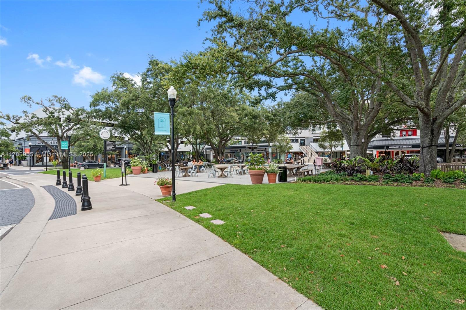 HYDE PARKPLACE II - Residential