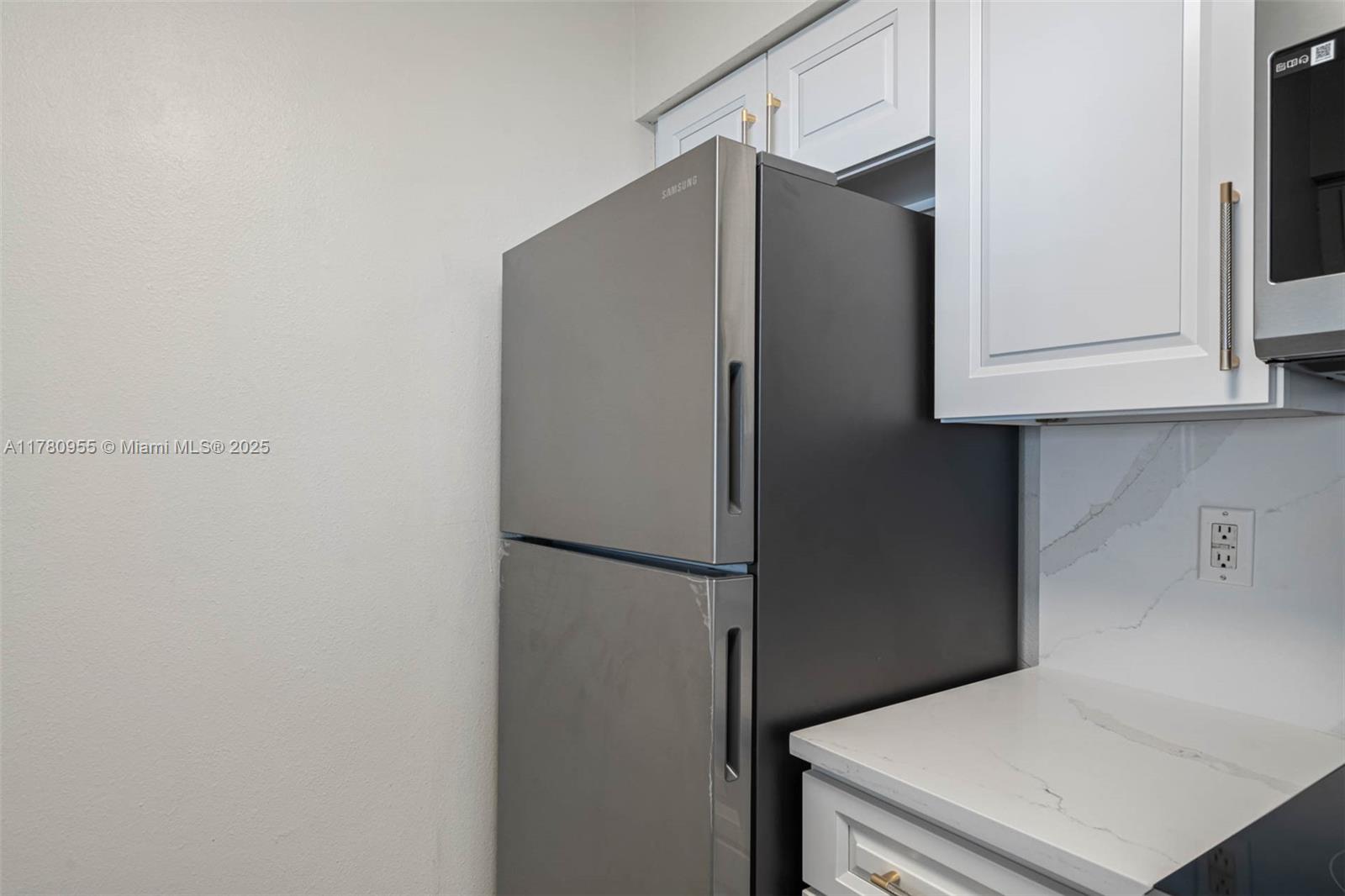 HYDE PARKPLACE II - Residential