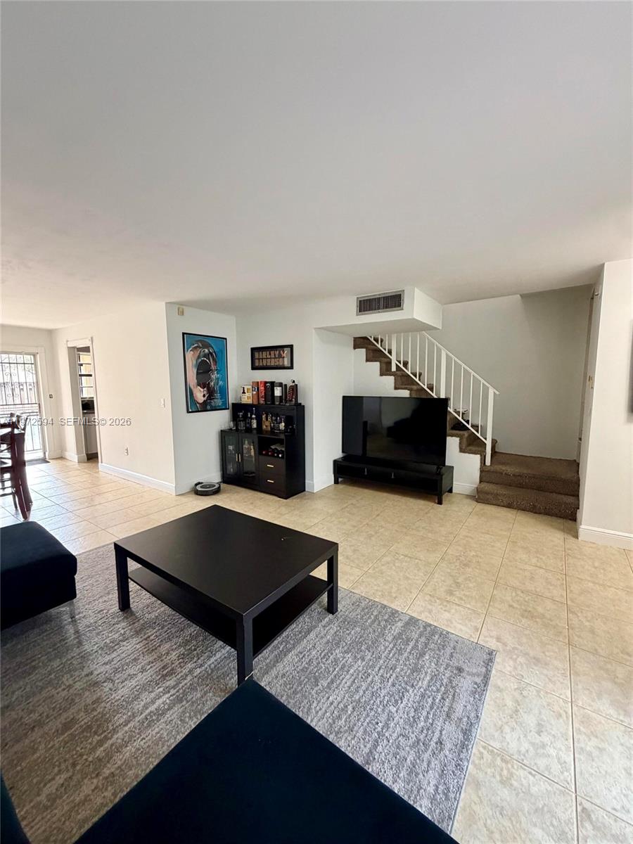 KENDALE LAKES TOWNHOUSE C - Residential