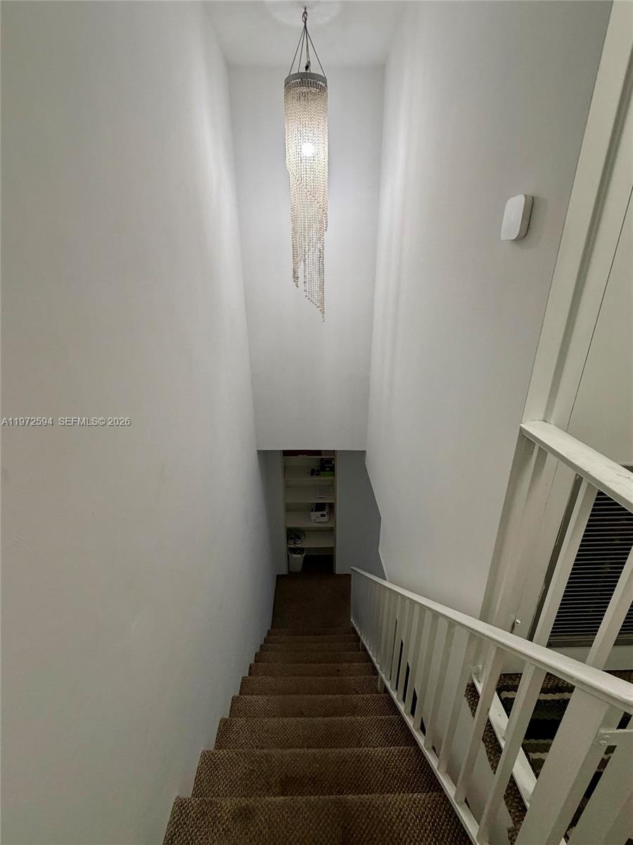 KENDALE LAKES TOWNHOUSE C - Residential