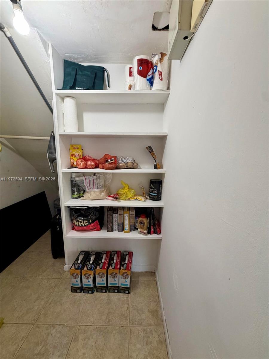 KENDALE LAKES TOWNHOUSE C - Residential