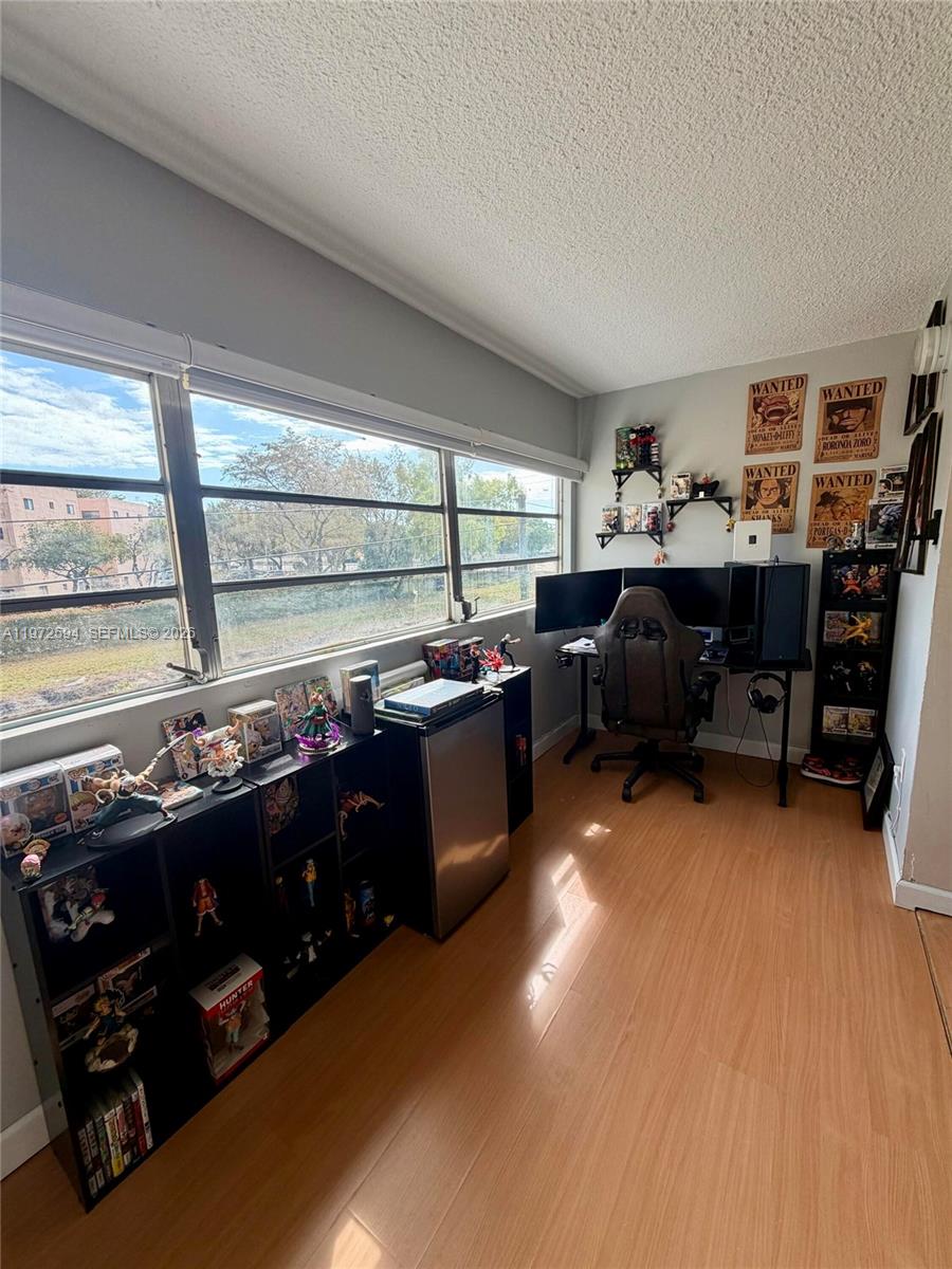 KENDALE LAKES TOWNHOUSE C - Residential