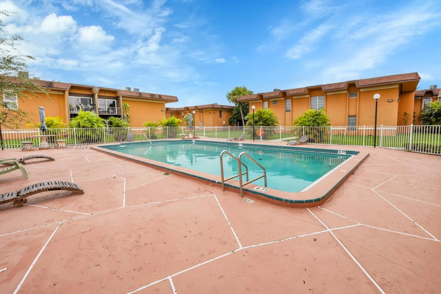 Miami, Florida 33173, United States, 2 Bedrooms Bedrooms, ,2 BathroomsBathrooms,Residential,Pending,30005