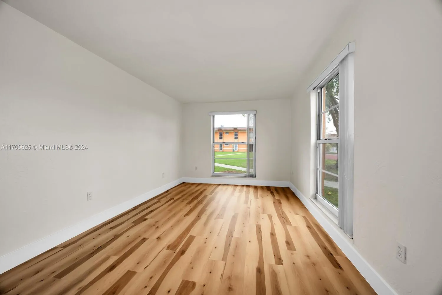 Miami, Florida 33173, United States, 2 Bedrooms Bedrooms, ,2 BathroomsBathrooms,Residential,Pending,30005