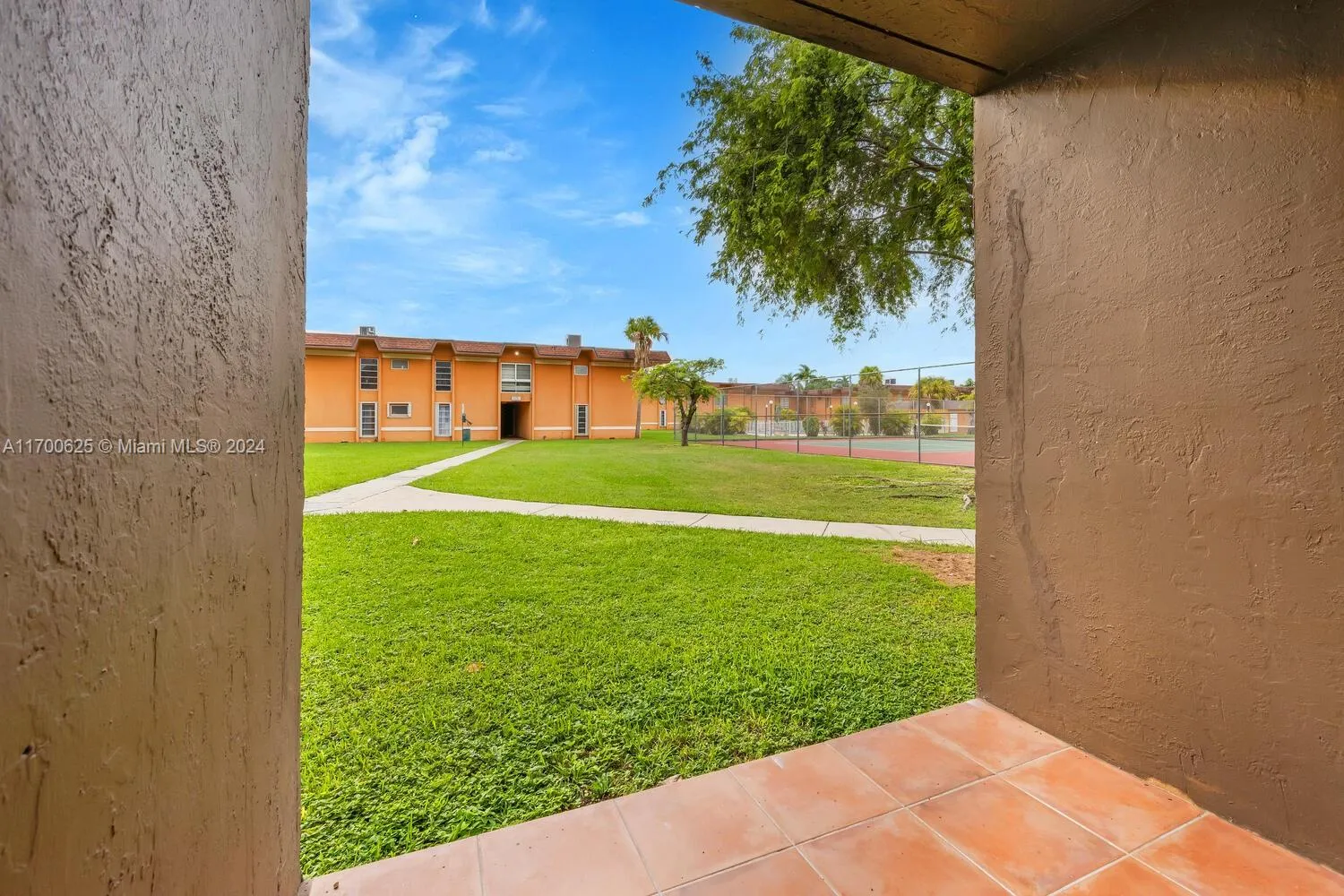 Miami, Florida 33173, United States, 2 Bedrooms Bedrooms, ,2 BathroomsBathrooms,Residential,Pending,30005