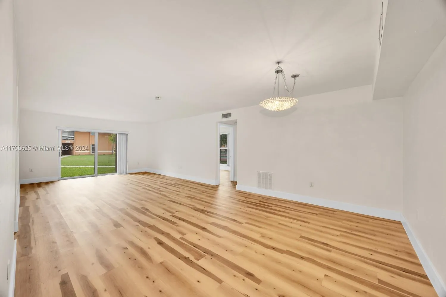 Miami, Florida 33173, United States, 2 Bedrooms Bedrooms, ,2 BathroomsBathrooms,Residential,Pending,30005