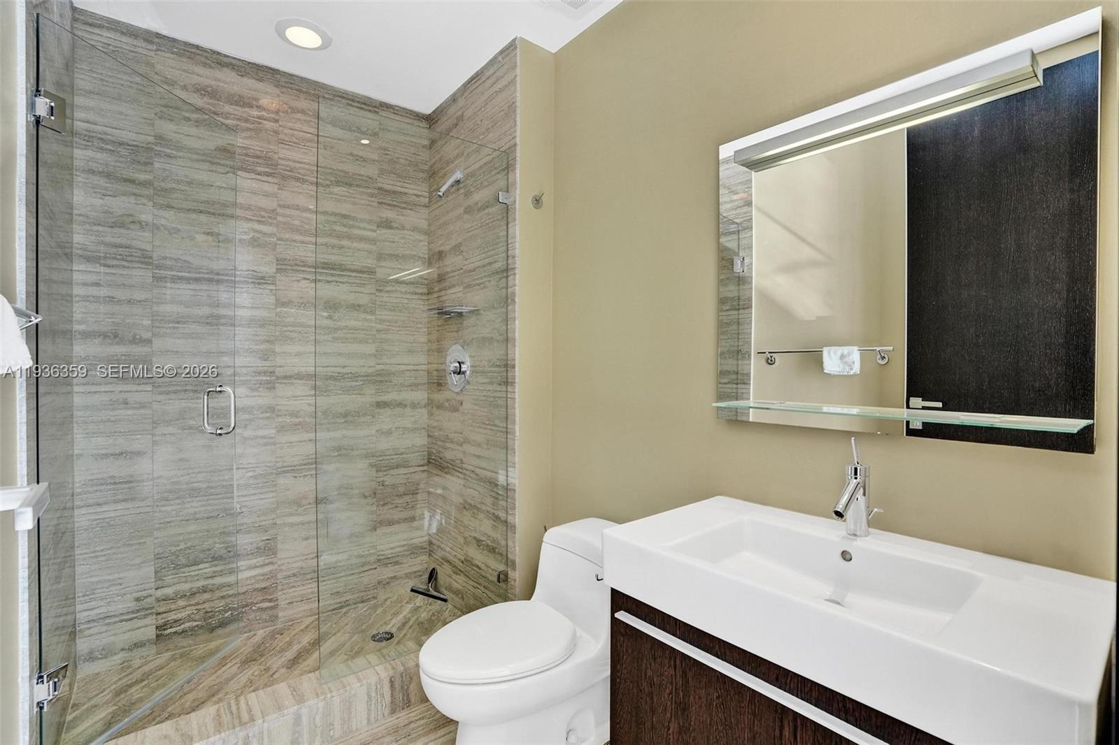 TDR TOWER III CONDO - Residential