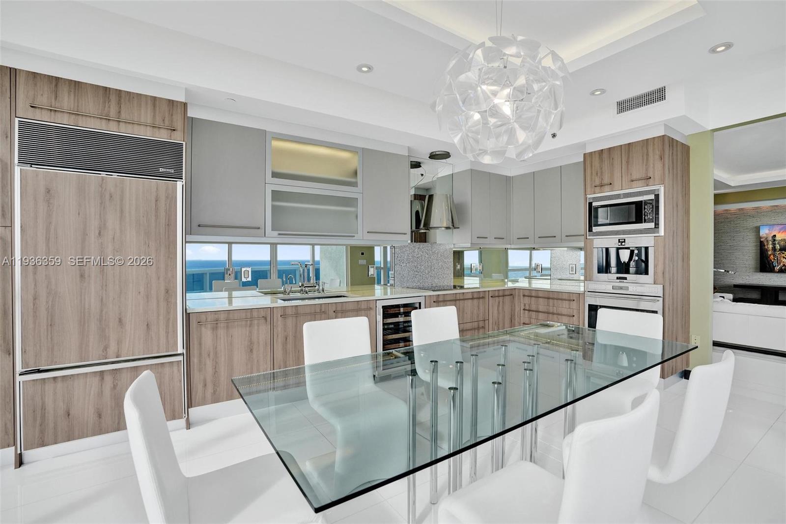 TDR TOWER III CONDO - Residential