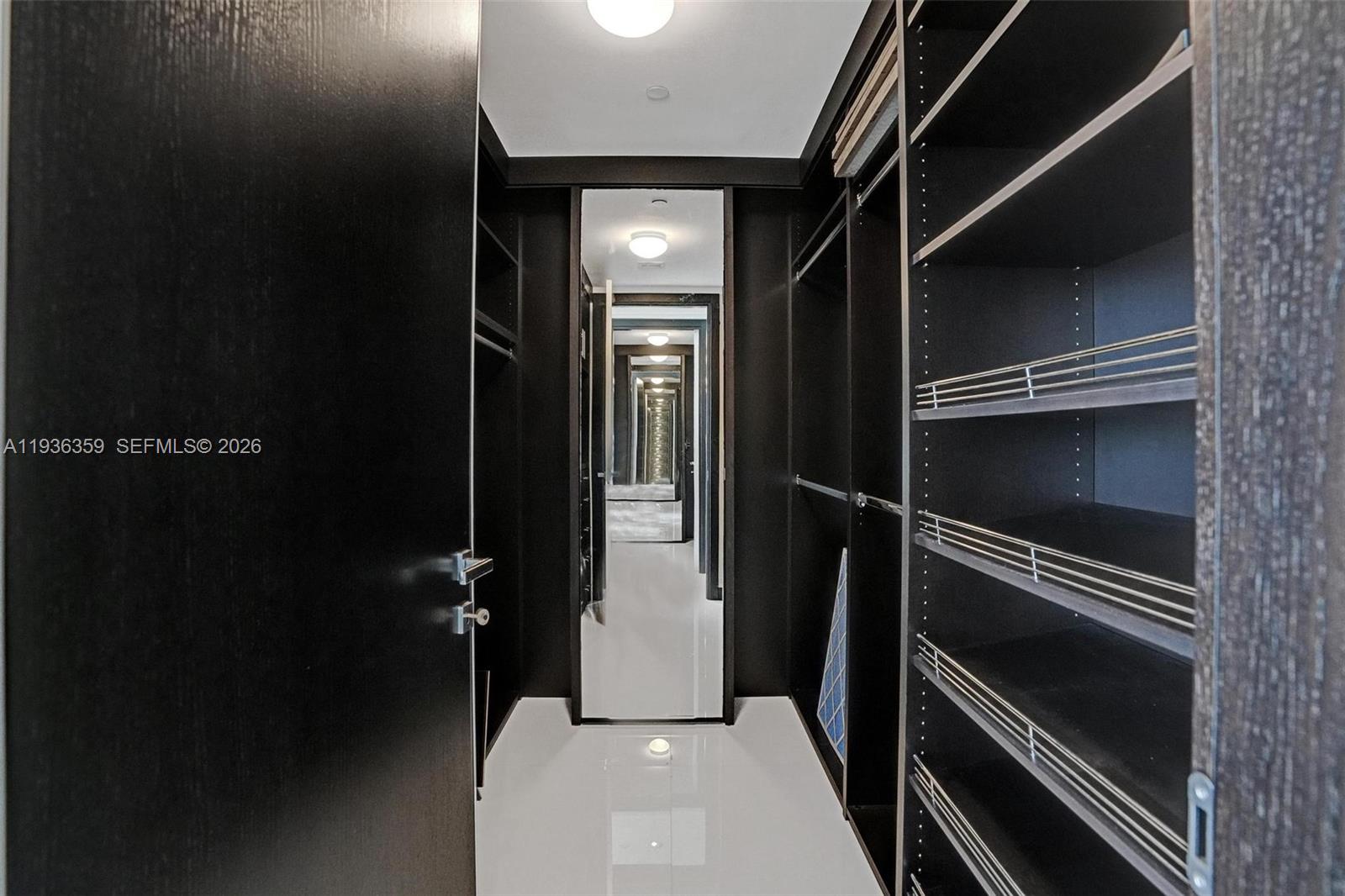 TDR TOWER III CONDO - Residential