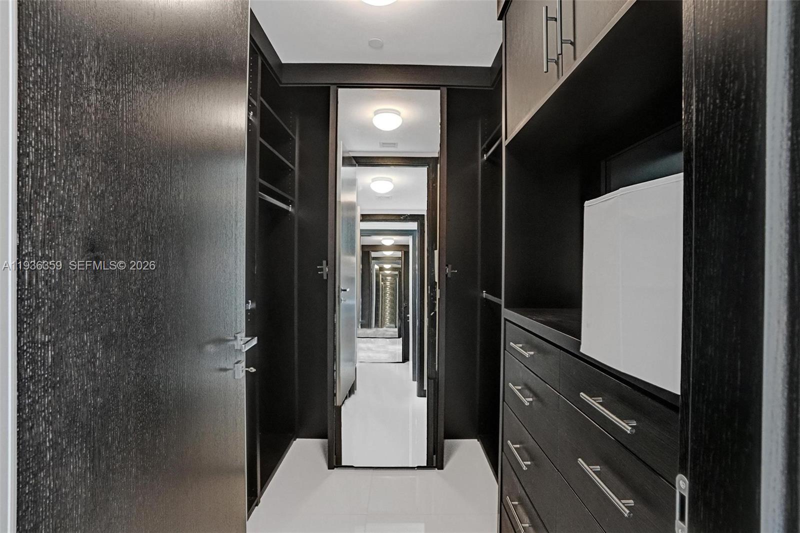 TDR TOWER III CONDO - Residential