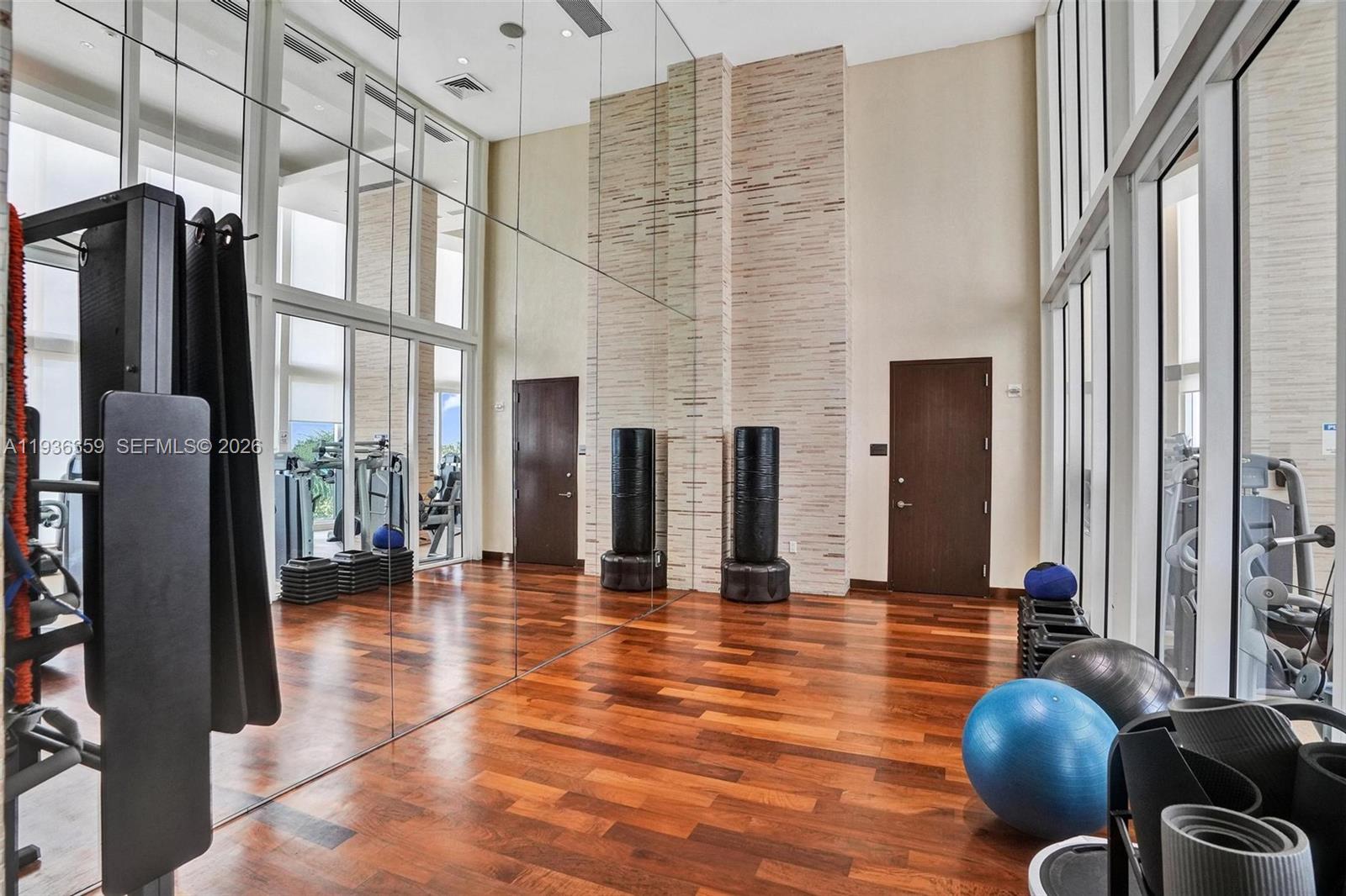 TDR TOWER III CONDO - Residential