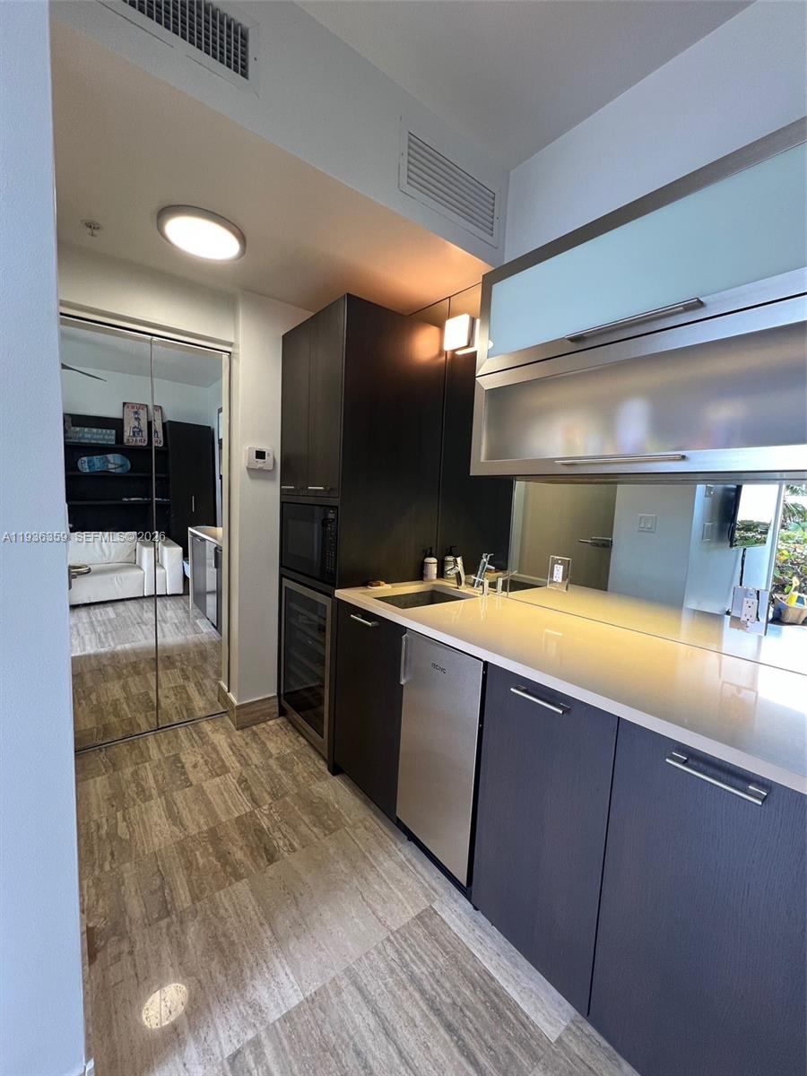 TDR TOWER III CONDO - Residential