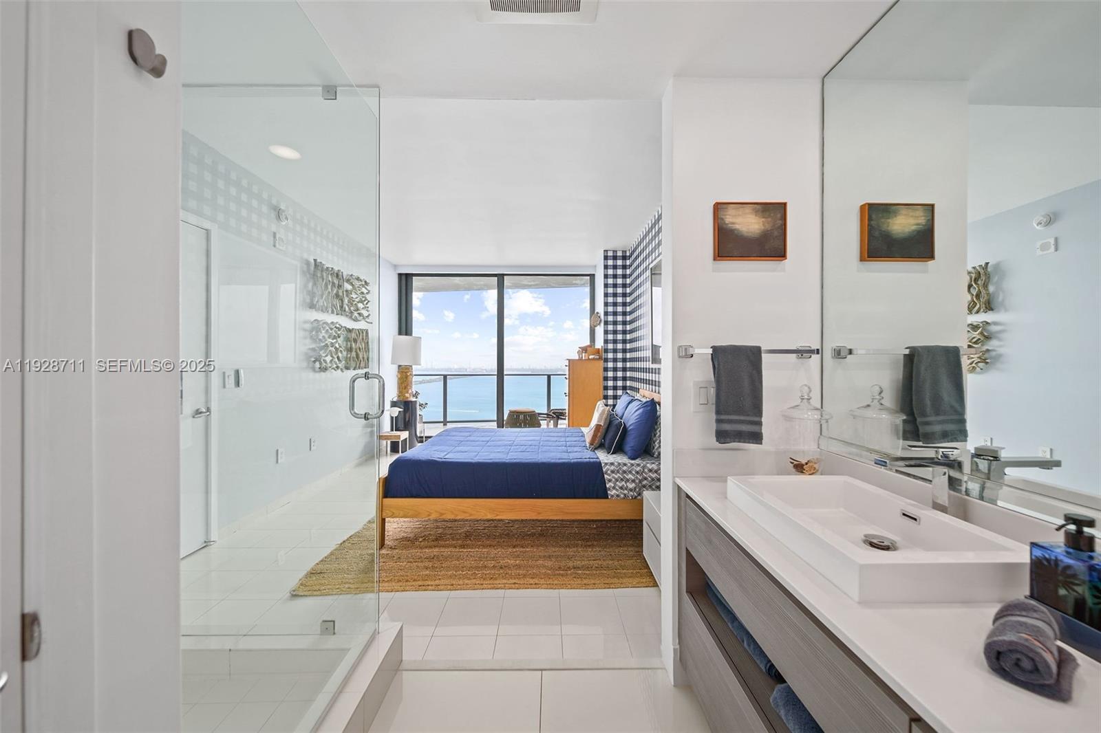 ICON BAY CONDO - Residential