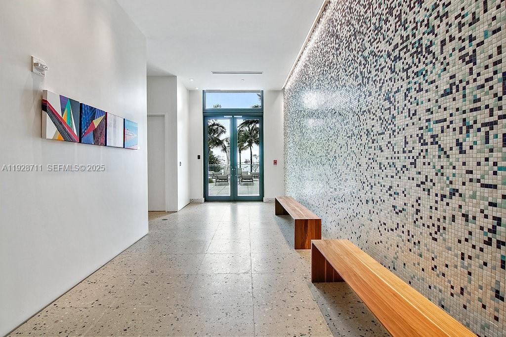 ICON BAY CONDO - Residential