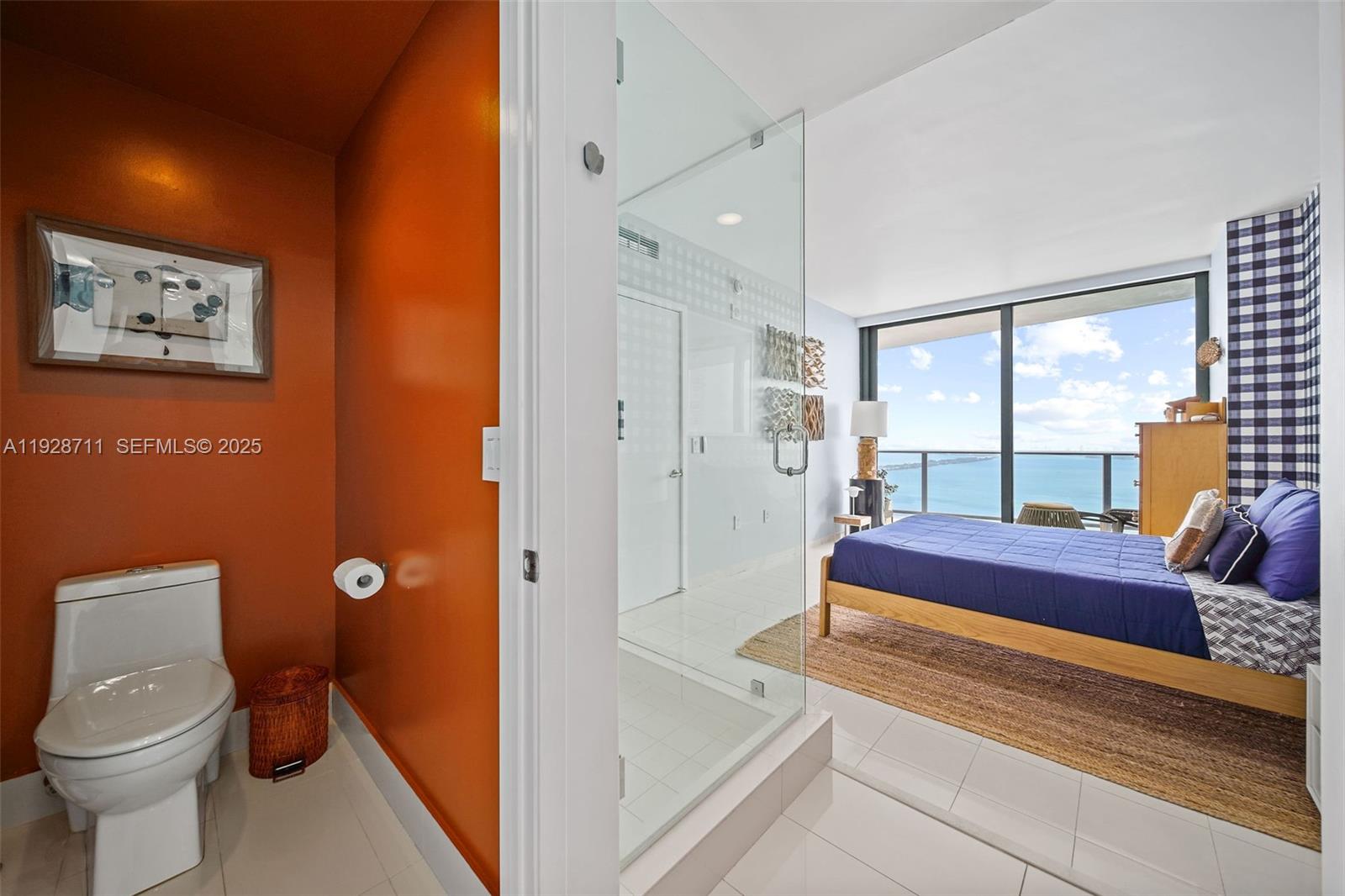 ICON BAY CONDO - Residential