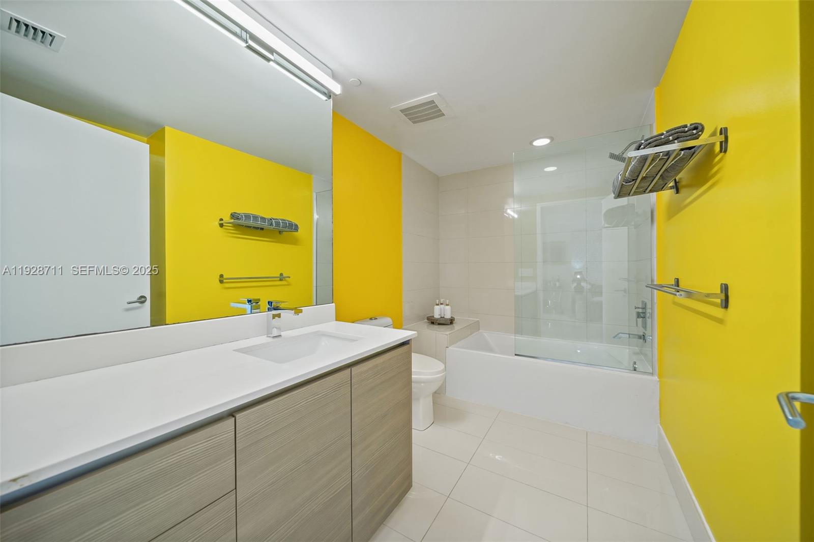 ICON BAY CONDO - Residential