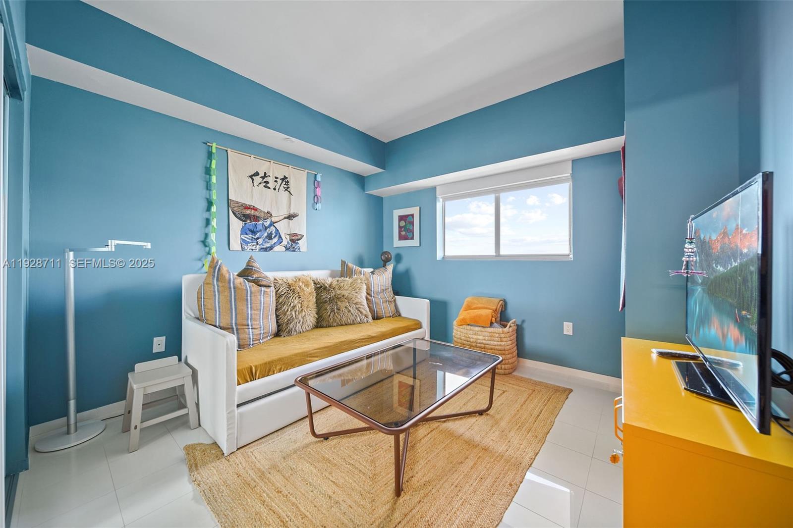 ICON BAY CONDO - Residential