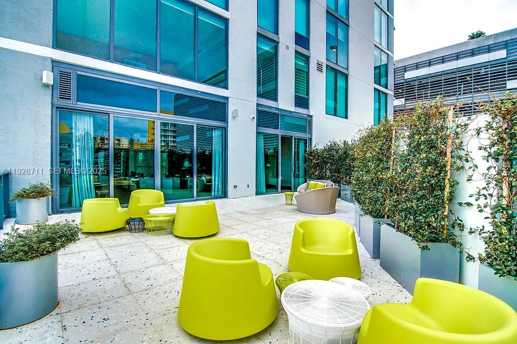 ICON BAY CONDO - Residential