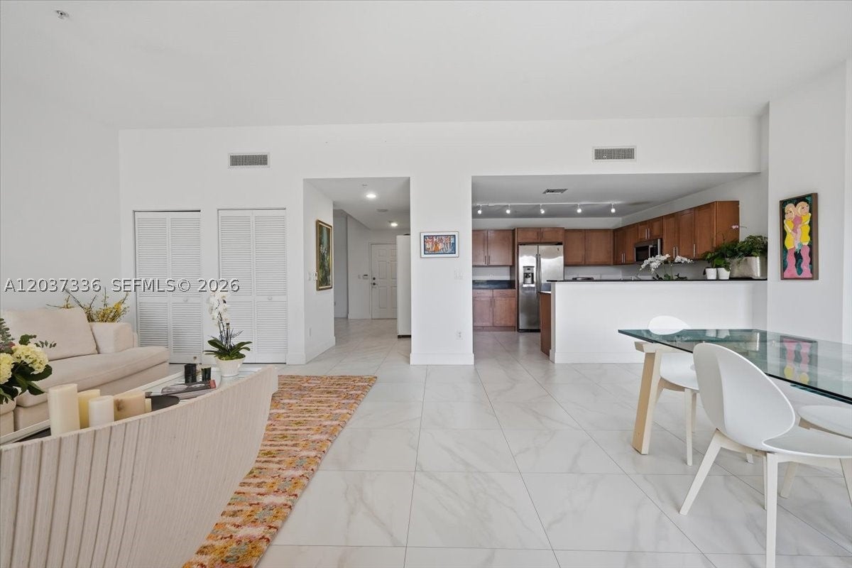 8390 SW 72 106