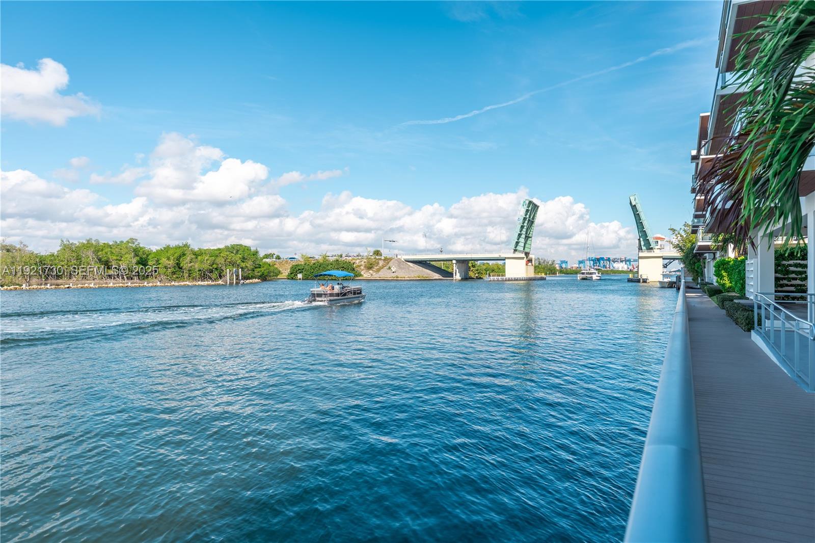 SEASIDE VILLAGE WEST COND - Residential