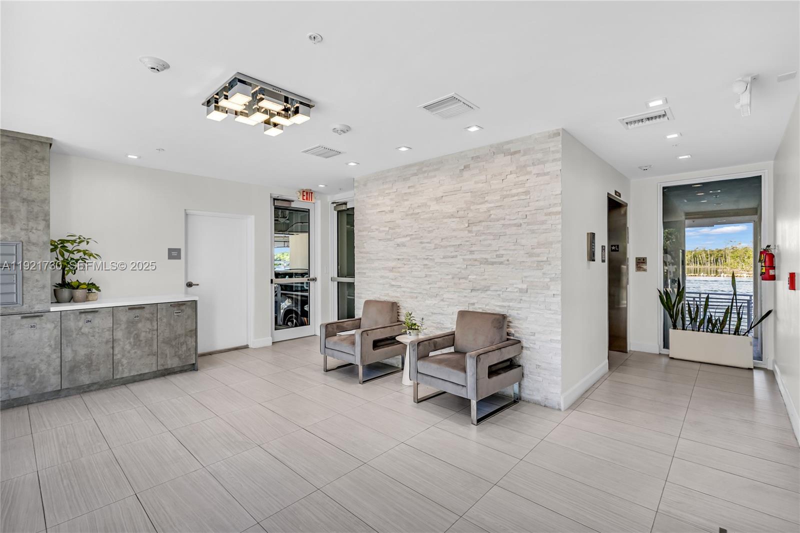 SEASIDE VILLAGE WEST COND - Residential