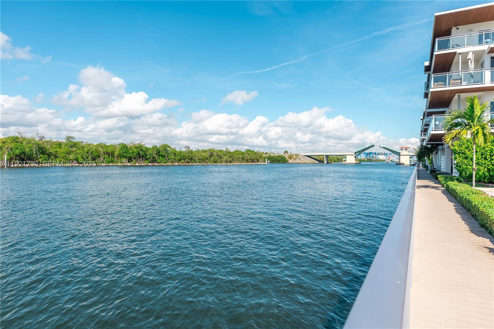 SEASIDE VILLAGE WEST COND - Residential