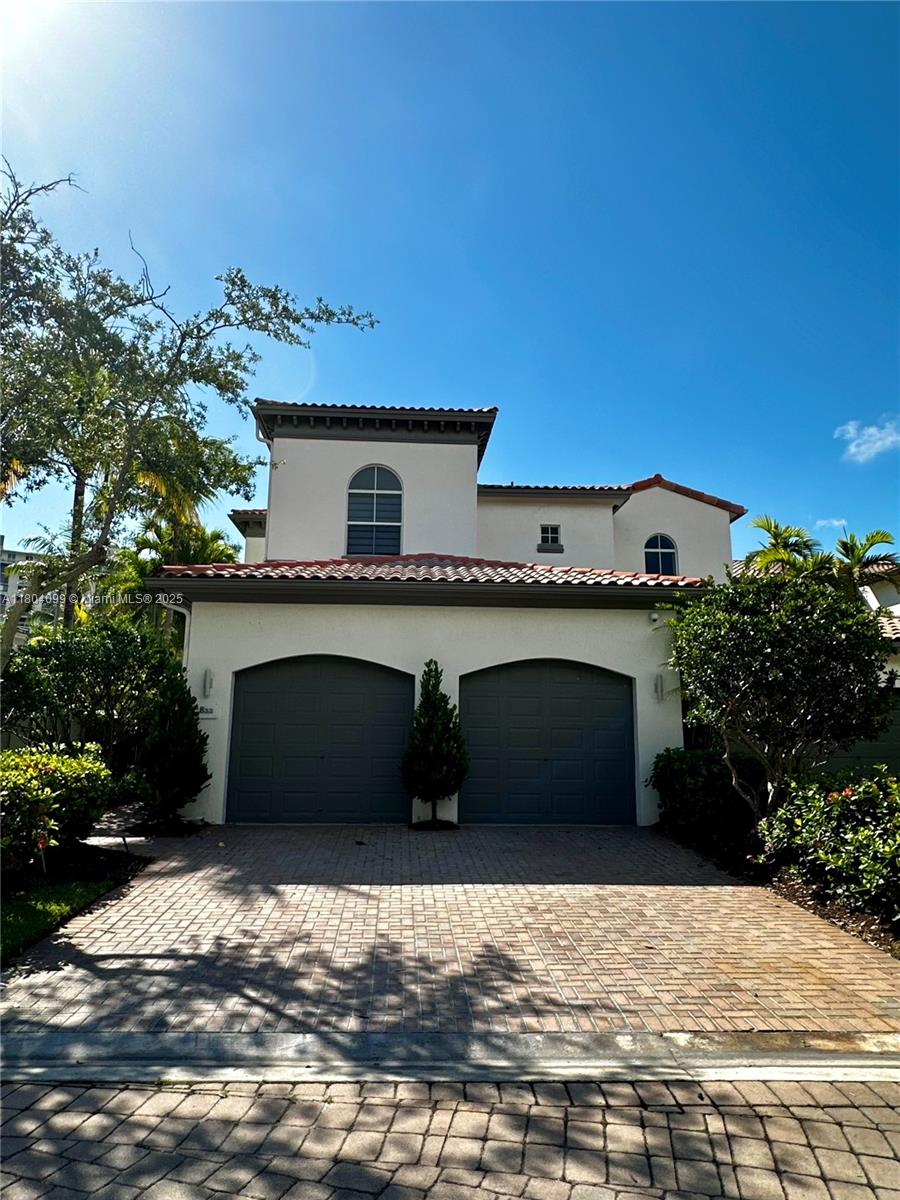 822 E Spinnaker Dr E Dr, Hollywood, Broward County, Florida - 4 Bedrooms  
4 Bathrooms - 
