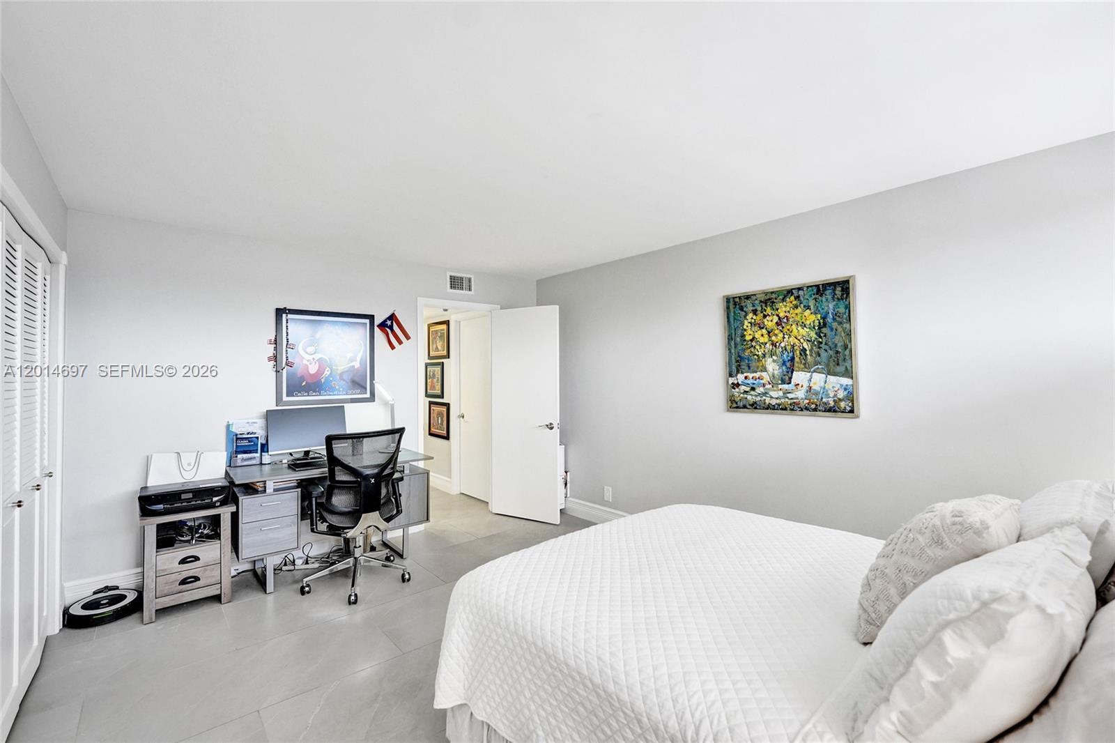 CORINTHIAN ON THE INTRACO - Residential
