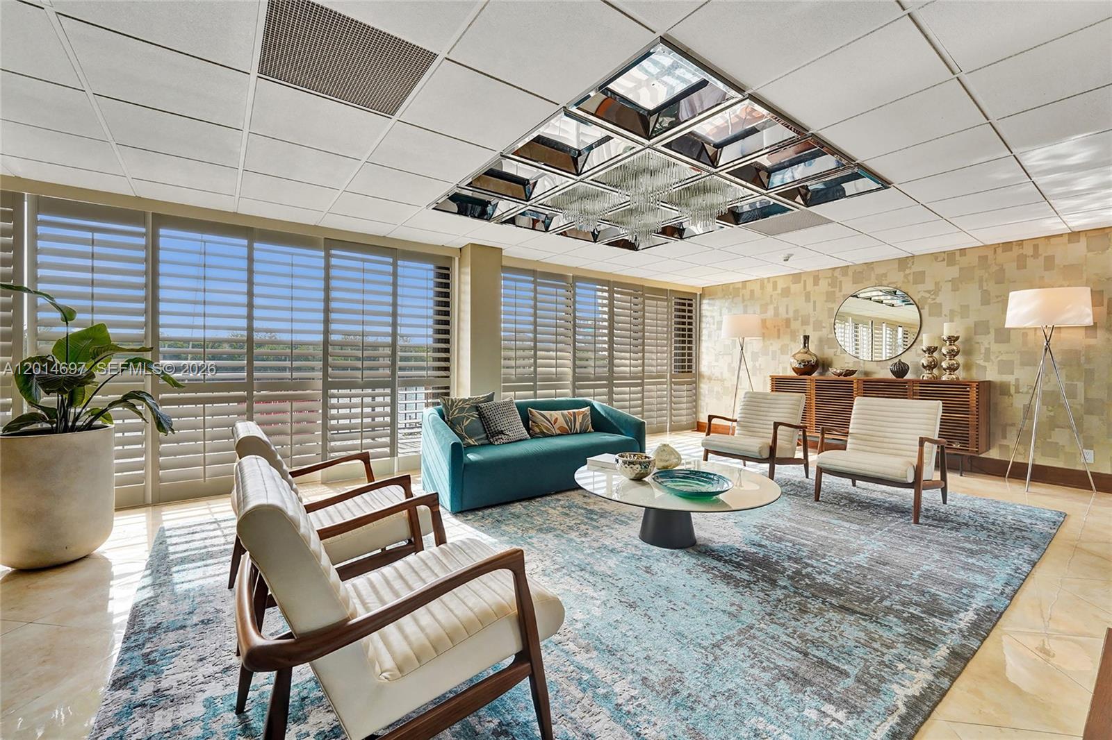 CORINTHIAN ON THE INTRACO - Residential